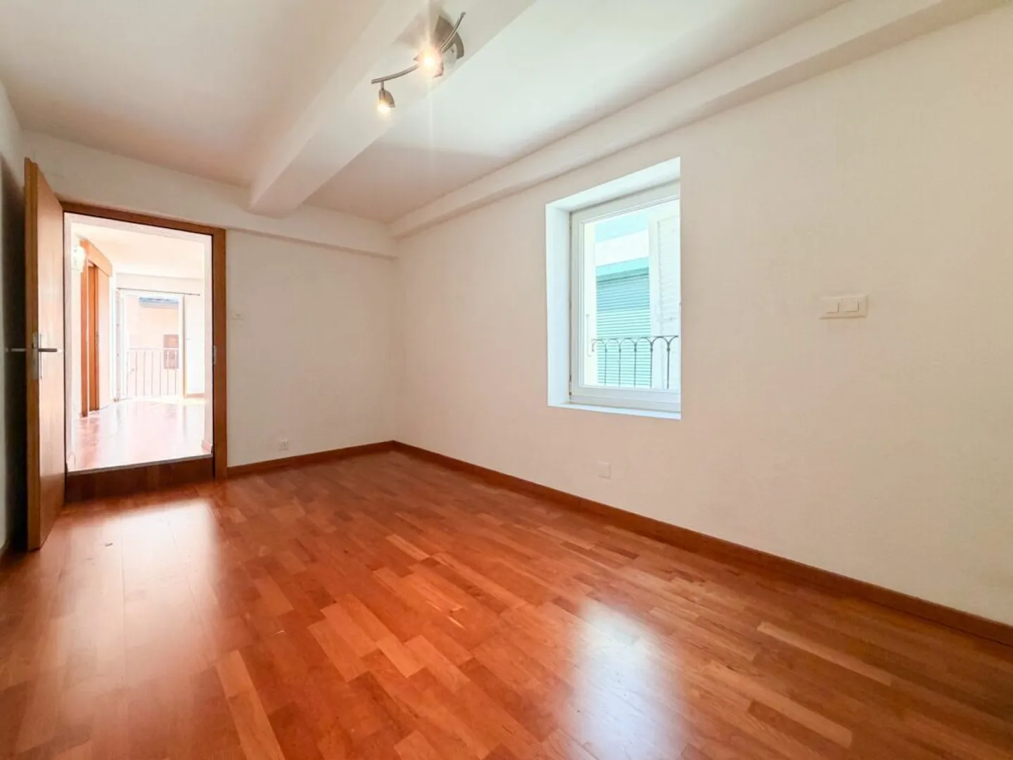 In affitto: Casa di villaggio contigua di 6,5 stanze - Foto 14 di 20