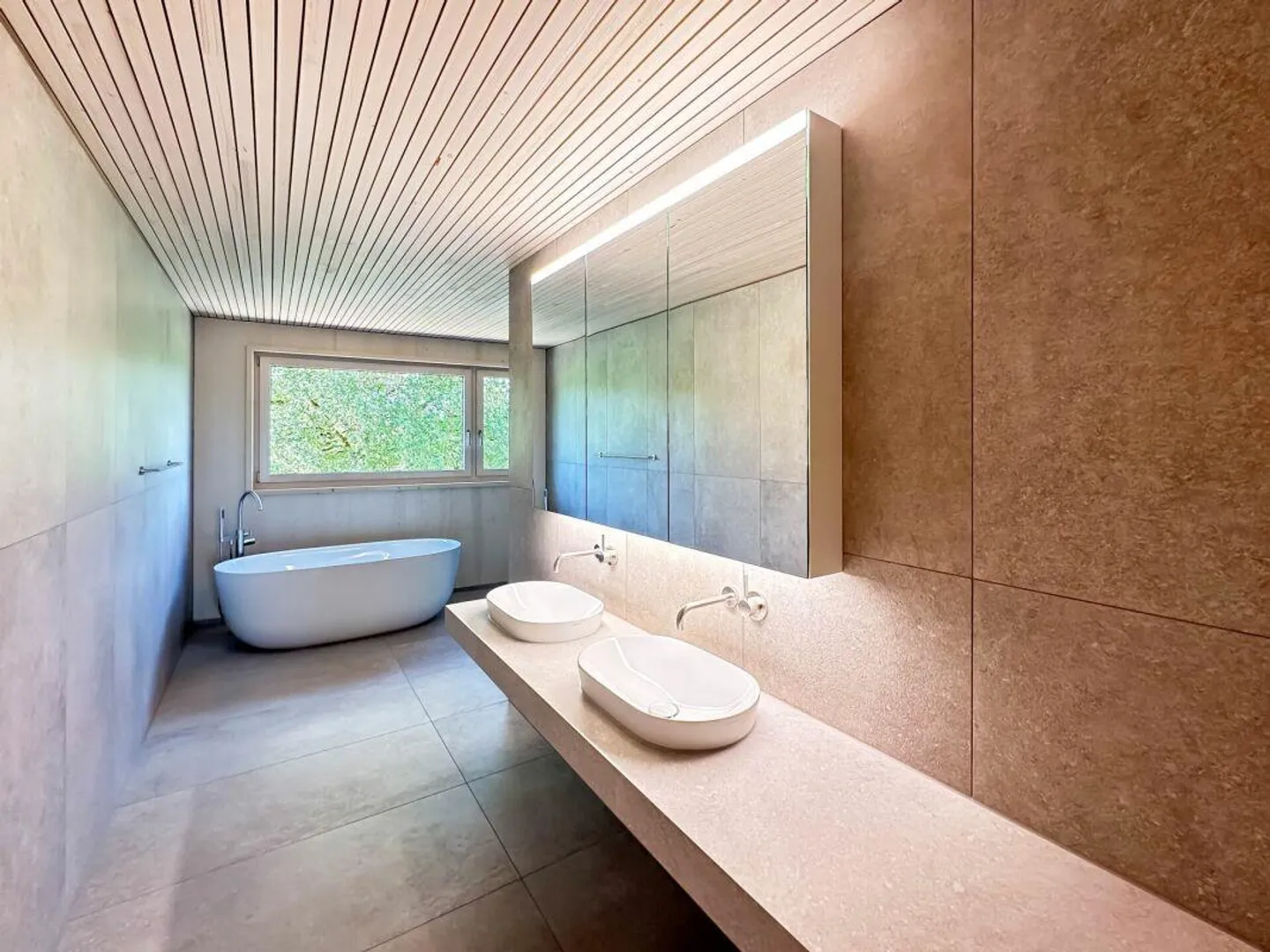 Appartement unique de 4,5 pièces dans un emplacement exceptionnel et gran... - Photo 9 sur 12