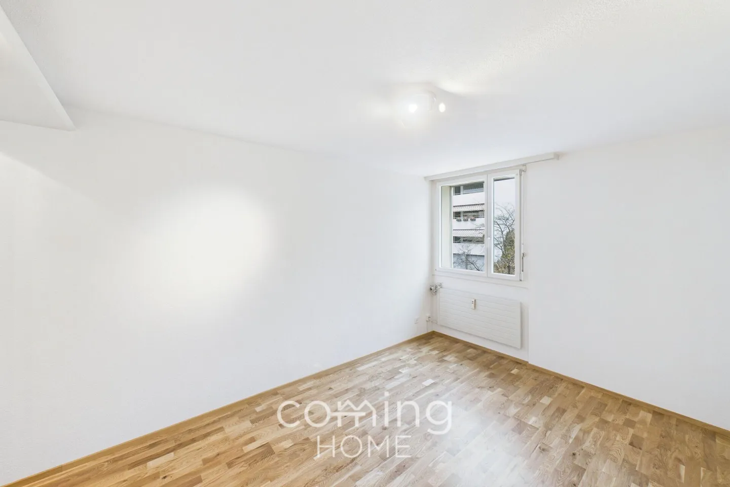 Appartement calme et presque neuf de 4,5 pièces avec jardin d'hiver à Heimberg - Photo 10 sur 14