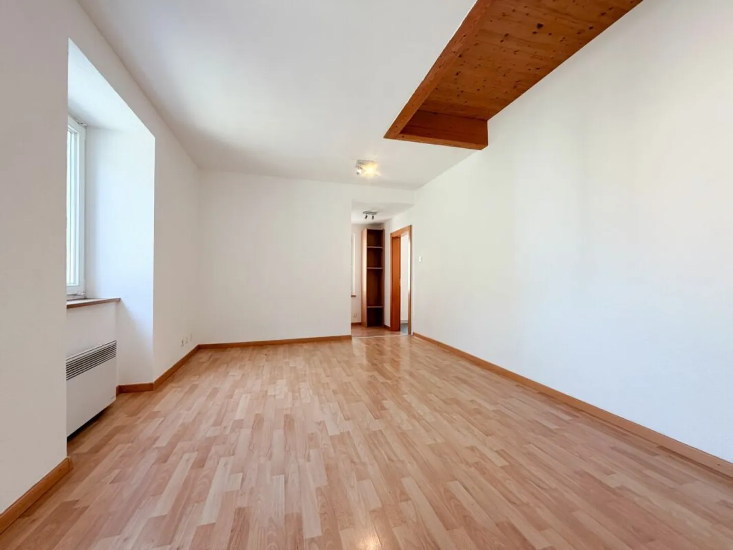 In affitto: Casa di villaggio contigua di 6,5 stanze - Foto 17 di 20