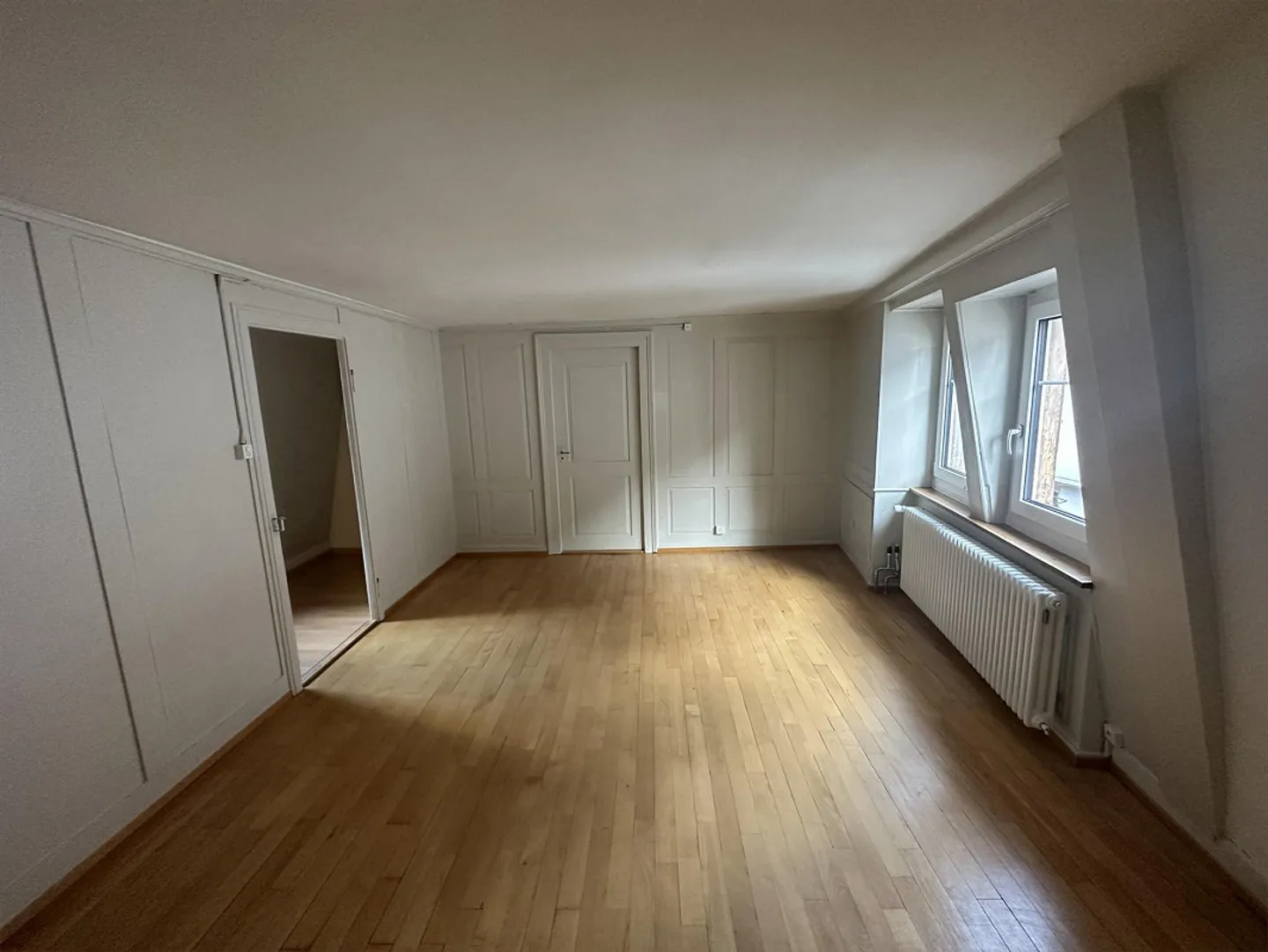 Charmante appartement de 3,5 pièces dans un ancien bâtiment avec vue sur le Rhin - Photo 4 sur 7