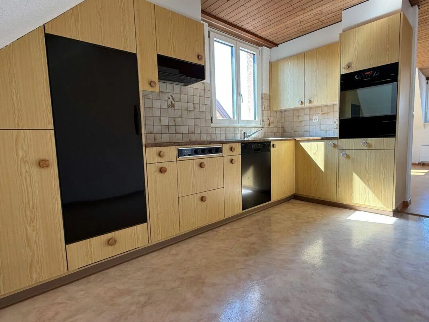 renovierte 4.5-Zimmer Maisonettewohnung mit Seesicht in Bahnhofsnähe - Foto 4 von 14