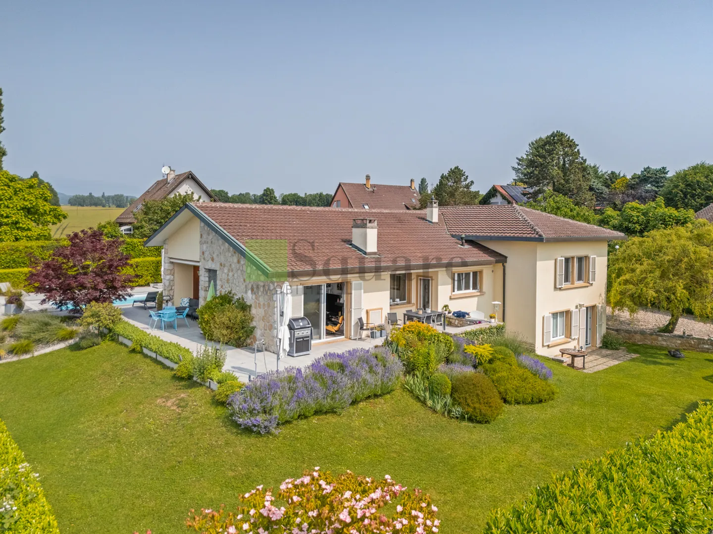 Wunderschöne 7-Zimmer-Einfamilienvilla mit Pool und Seeblick - Foto 1 von 14