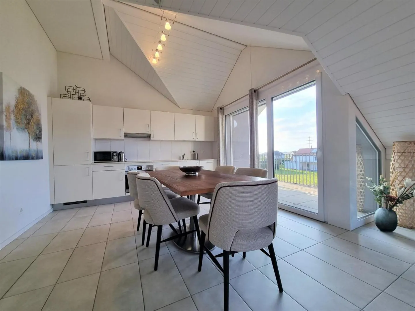 Grandcour - Furnished 3.5 Room Apartment on the Top Floor - Photo 4 of 11