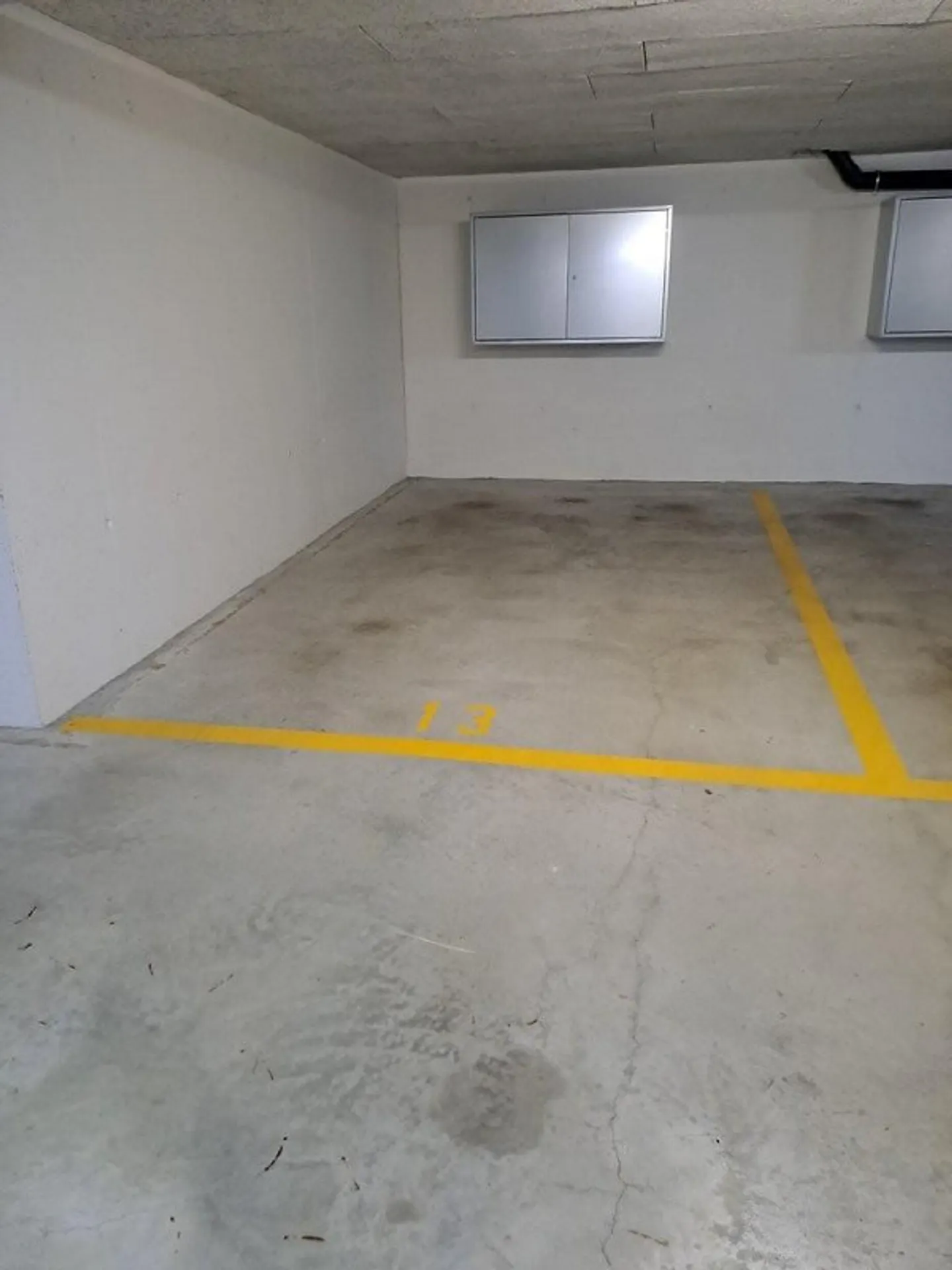 Zentrale Einstellplätze zu Vermieten - Foto 3 von 4