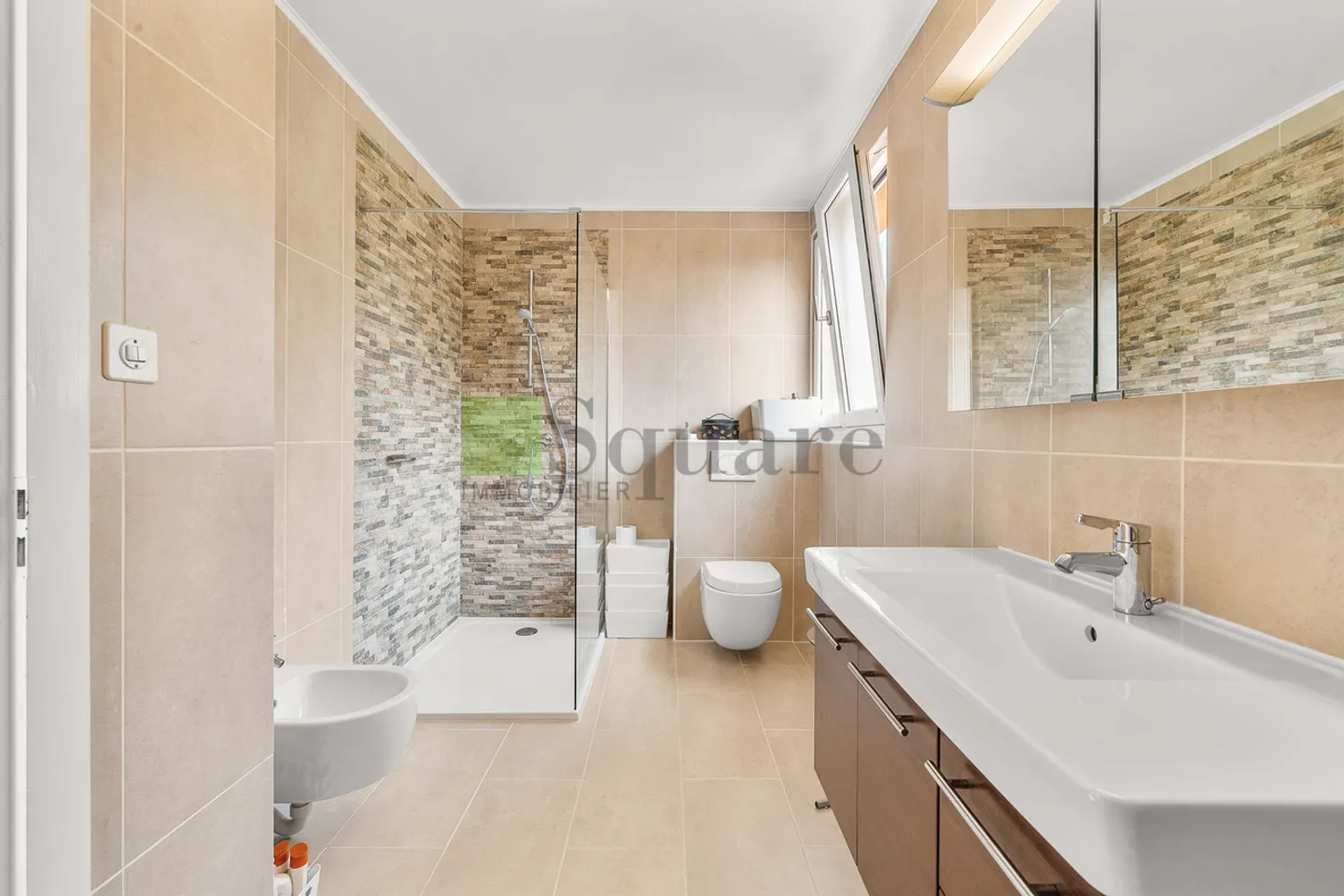 Wunderschöne 7-Zimmer-Einfamilienvilla mit Pool und Seeblick - Foto 11 von 14