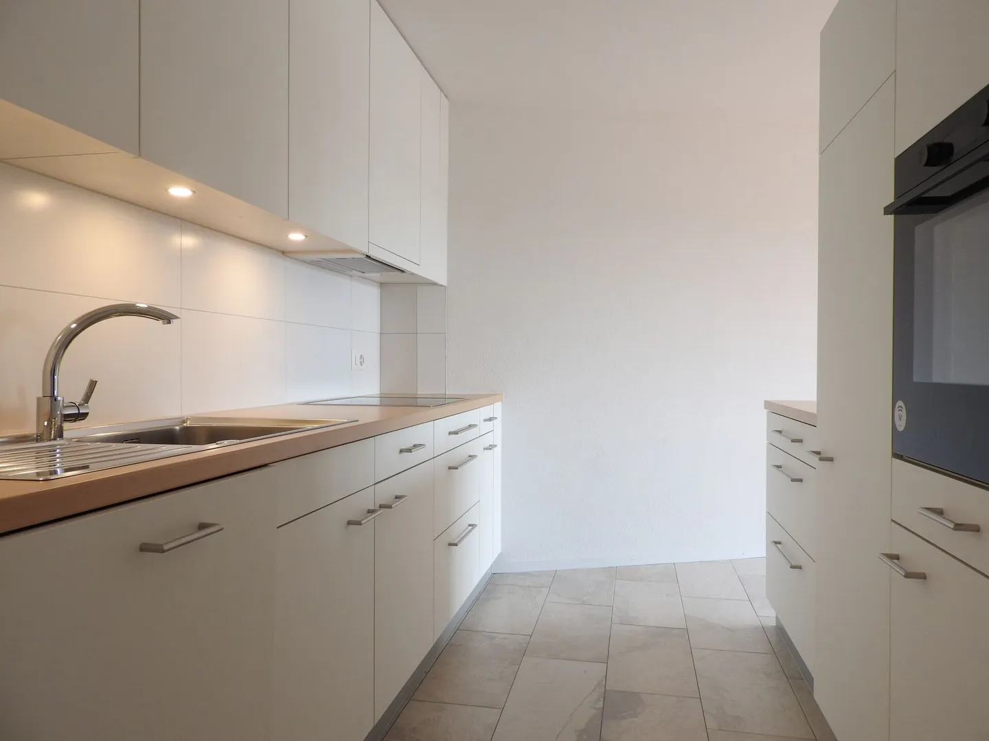 Bellissimo appartamento moderno di 4.5 locali - Foto 2 di 10