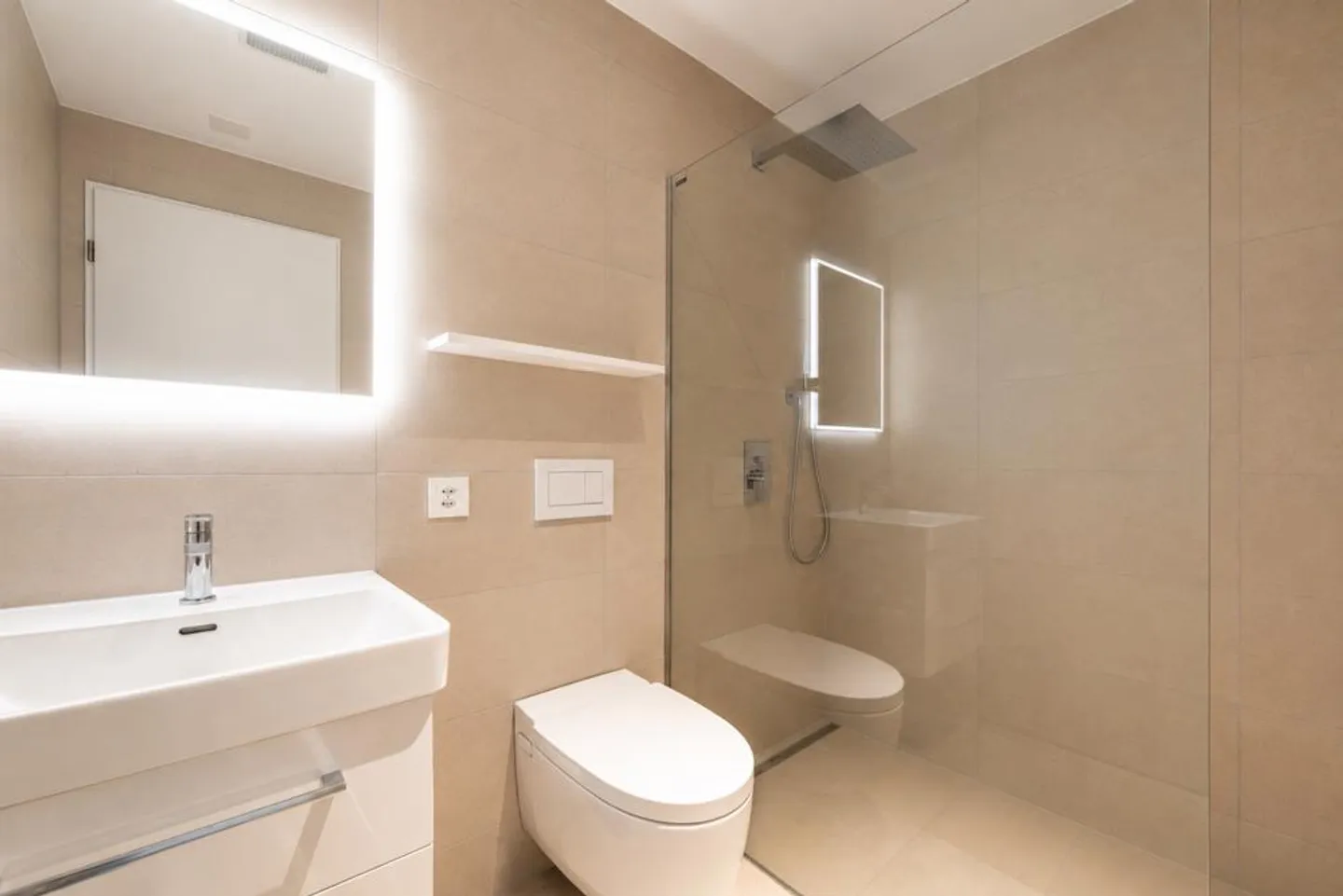 Appartement penthouse exclusif avec terrasse panoramique et vue sur le lac - Photo 8 sur 15