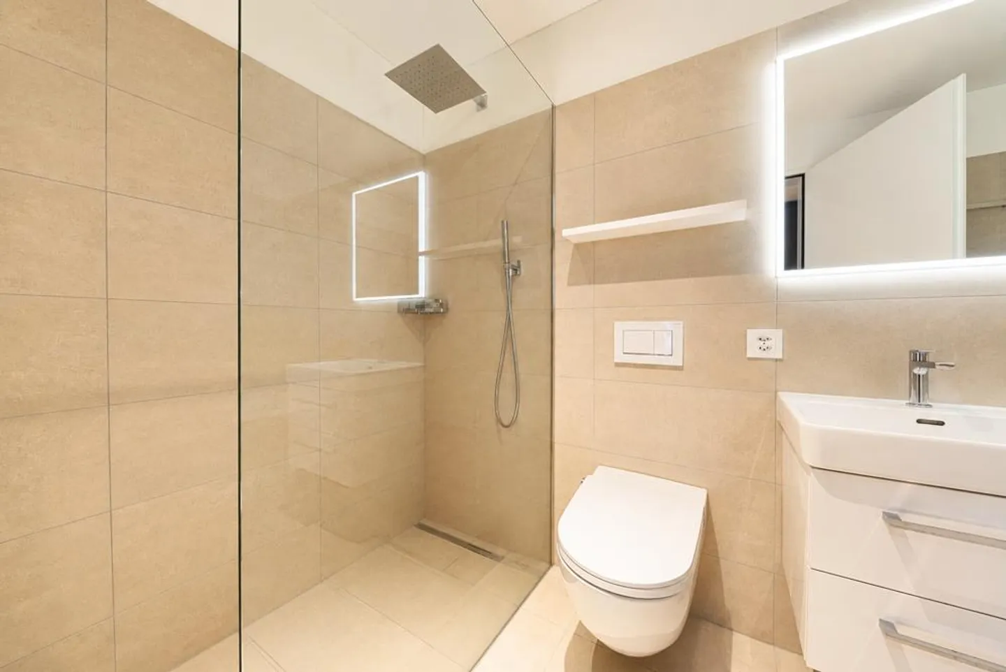 Appartement penthouse exclusif avec terrasse panoramique et vue sur le lac - Photo 11 sur 15