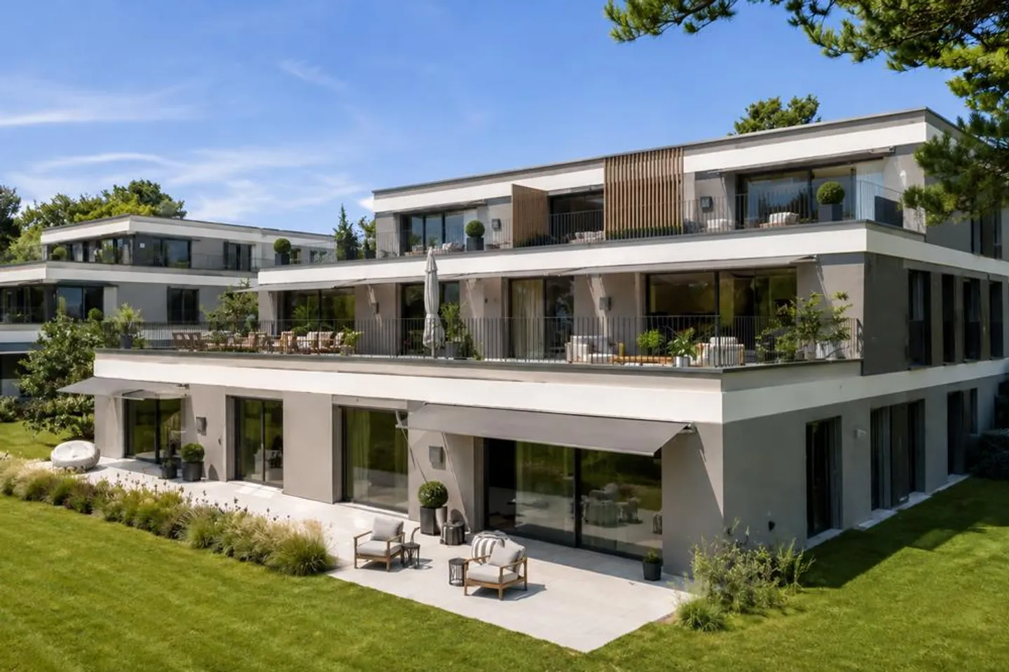 Appartement penthouse exclusif avec terrasse panoramique et vue sur le lac - Photo 13 sur 15