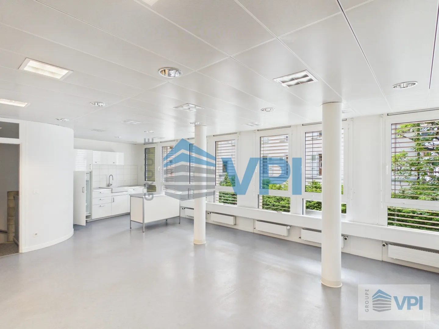 Commercial space of 570 m² in the heart of Nyon - Photo 2 of 15