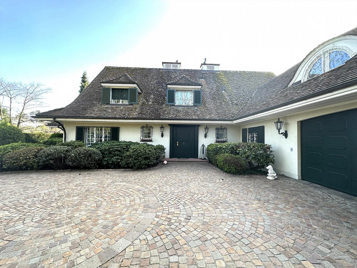 Luxus gefällig ? Repräsentatives Anwesen auf Traumparzelle m. Pool an bester Lage auf dem Bruderholz - Foto 2 von 14