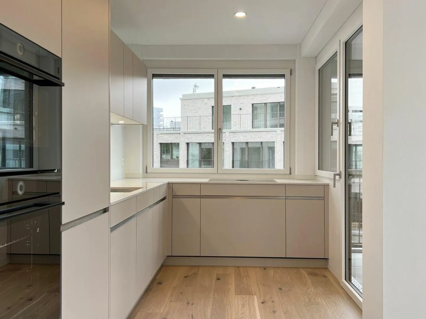 4.5 Room New Apartment - Waldeckweg Binningen - Photo 9 of 12
