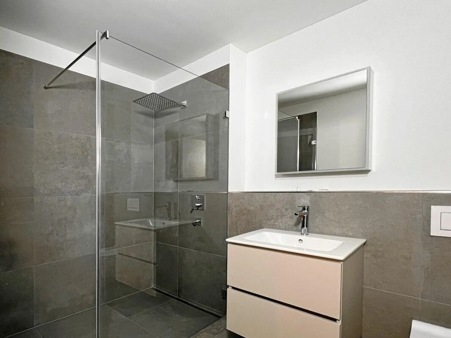 4.5 Room New Apartment - Waldeckweg Binningen - Photo 10 of 12