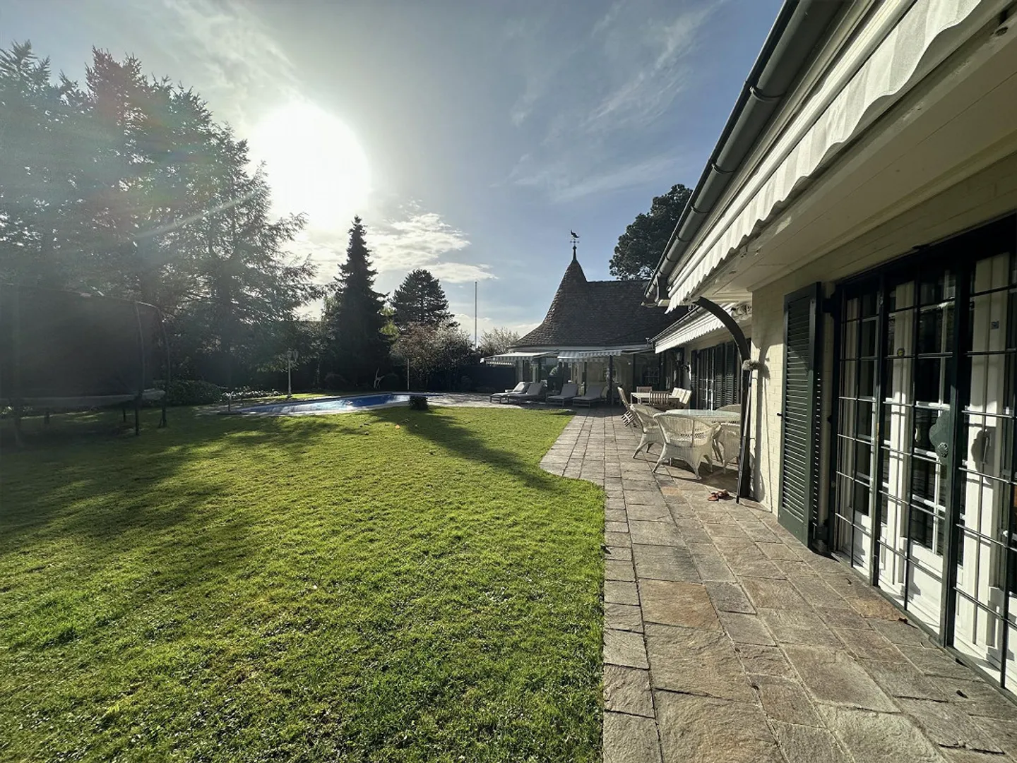 Luxus gefällig ? Repräsentatives Anwesen auf Traumparzelle m. Pool an bester Lage auf dem Bruderholz - Foto 14 von 14