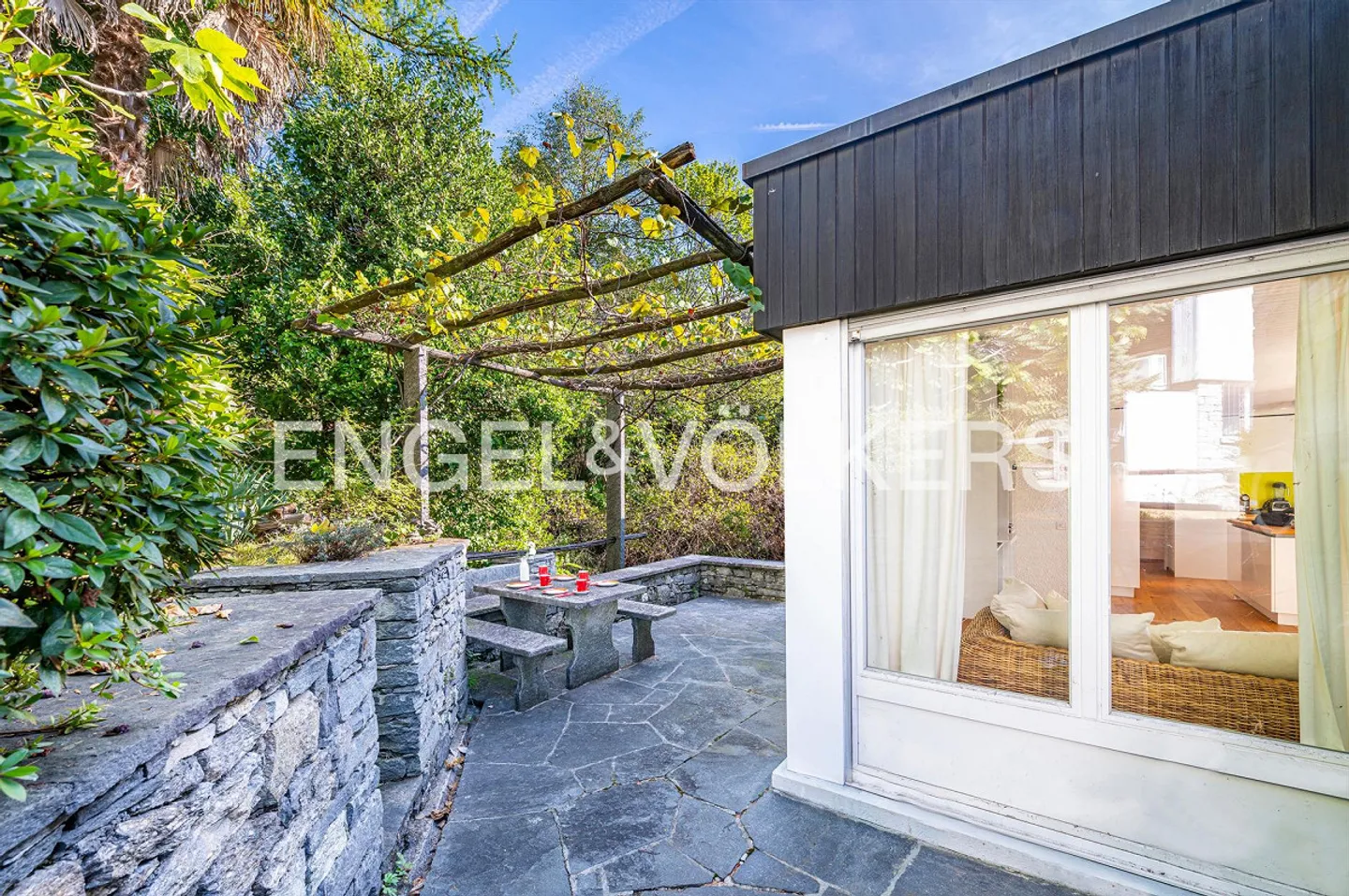 Attic with lake view, terrace and private garden (6) - Photo 2 of 10