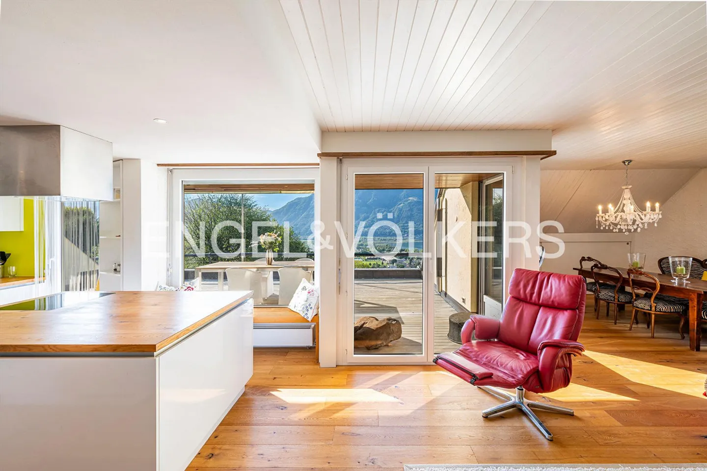 Attic with lake view, terrace and private garden (6) - Photo 3 of 10