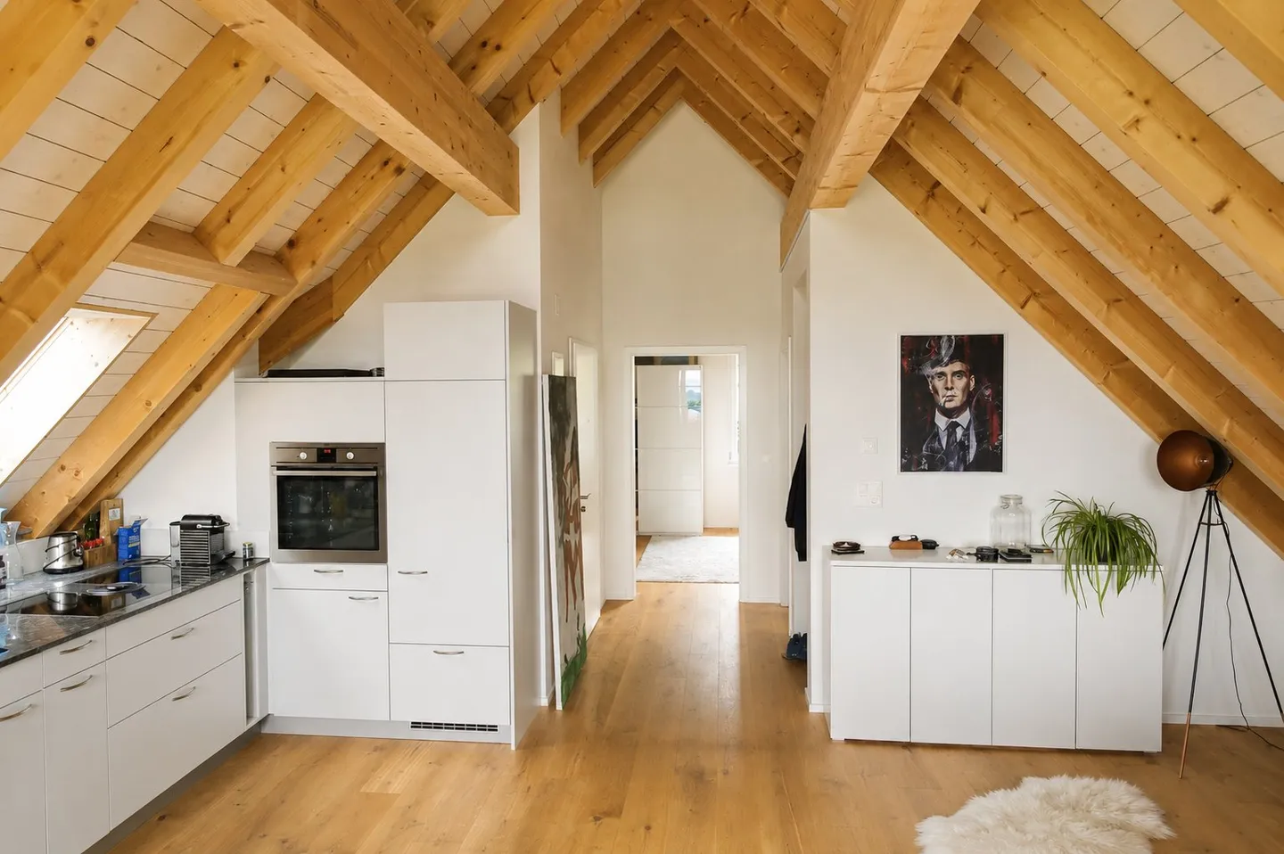 Stylish 2.5-Room Attic Apartment - Photo 7 of 8