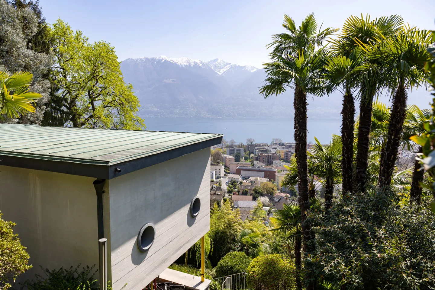 Bauhaus Unique with a View over Lake Maggiore - Photo 2 of 12