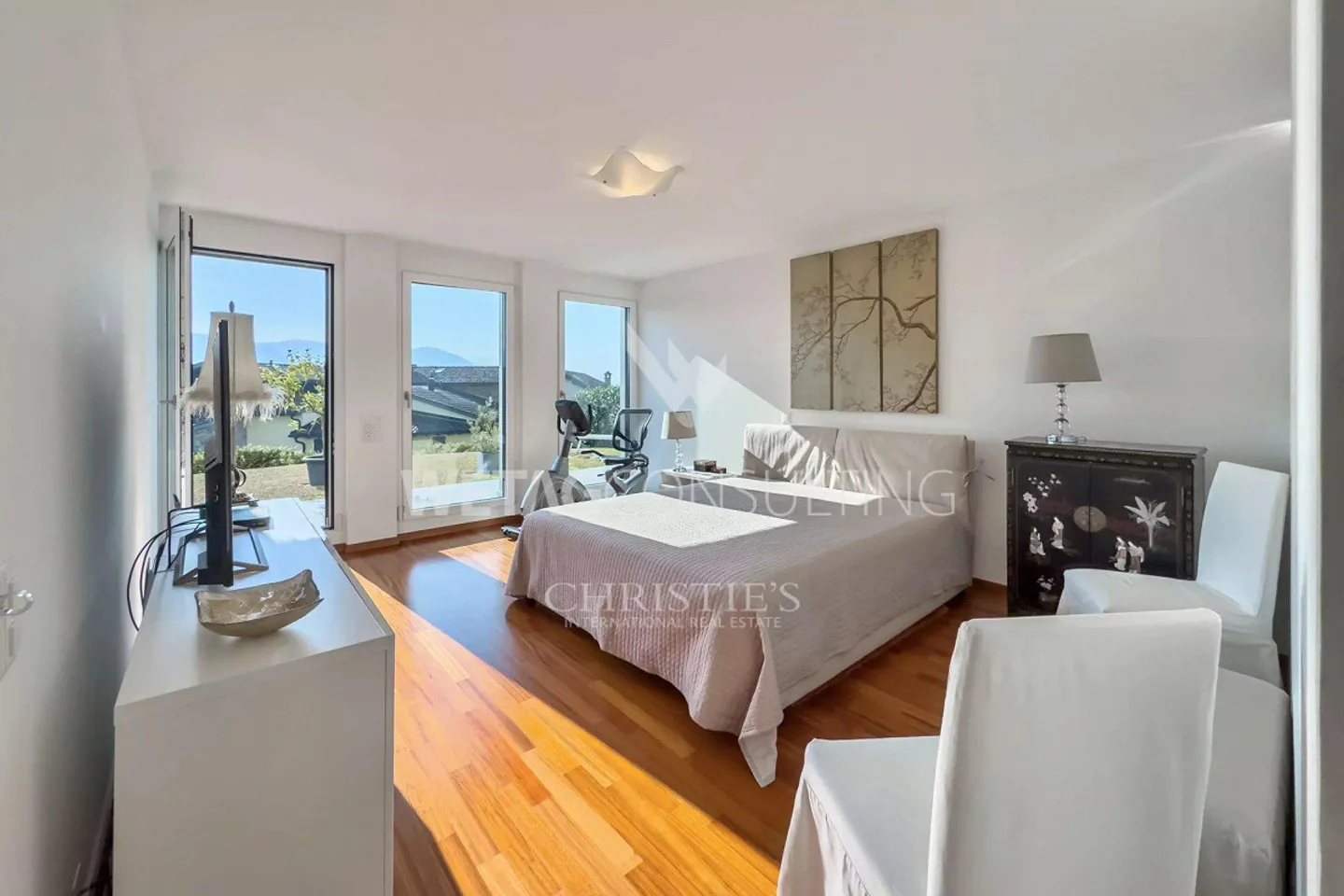 Lugano?Vernate: Elegante villa con vista lago e accesso a frutteto e piscina comuni in vendita - Foto 7 di 13