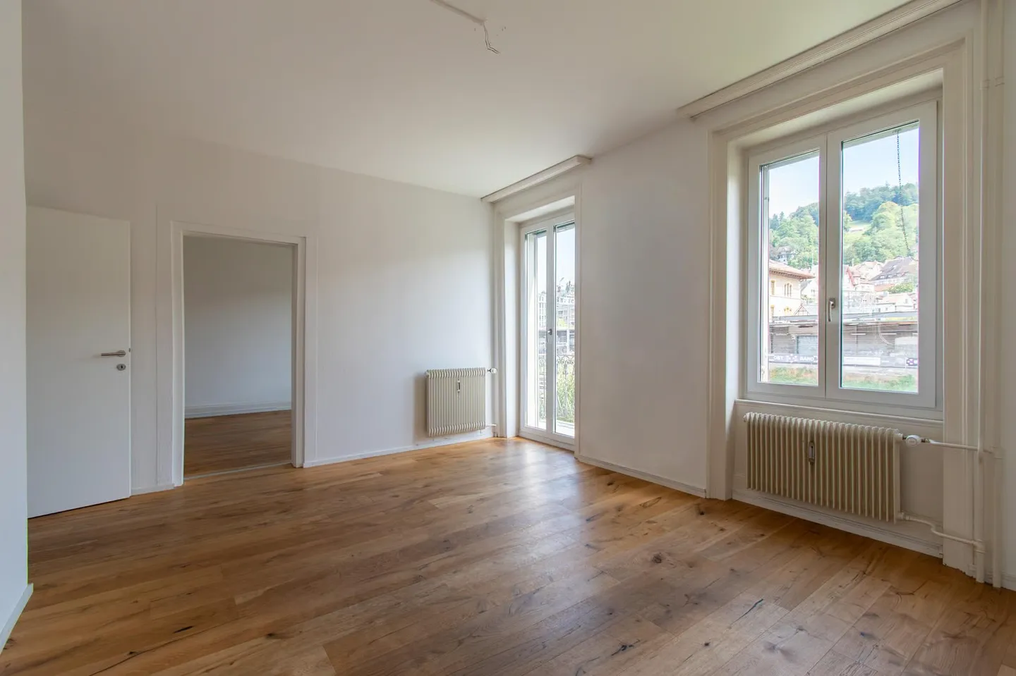 Grosszügige Wohnung mit Balkon - Foto 2 von 12