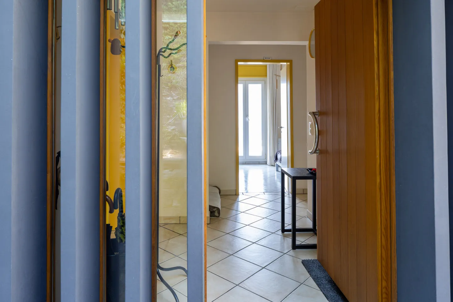 Bauhaus Unique with a View over Lake Maggiore - Photo 4 of 12