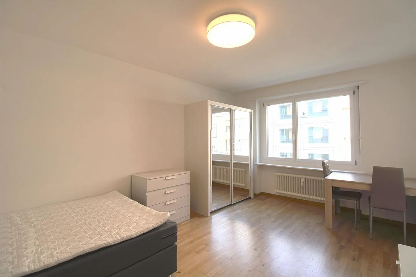 ONLINE BESICHTIGUNG - Modern eingerichtetes Studio in Basel - Foto 2 von 6