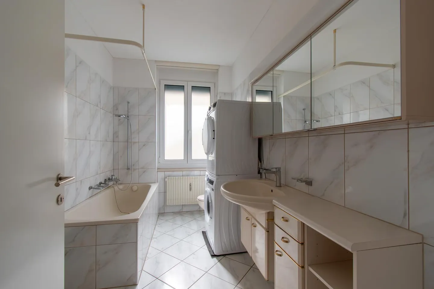 Grosszügige Wohnung mit Balkon - Foto 8 von 12