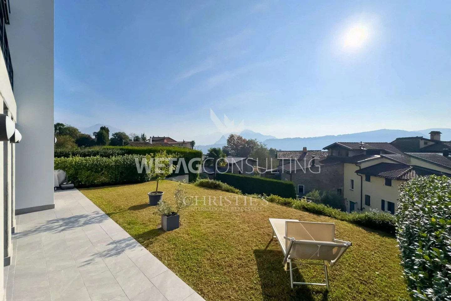 Lugano?Vernate: Elegante villa con vista lago e accesso a frutteto e piscina comuni in vendita - Foto 12 di 13