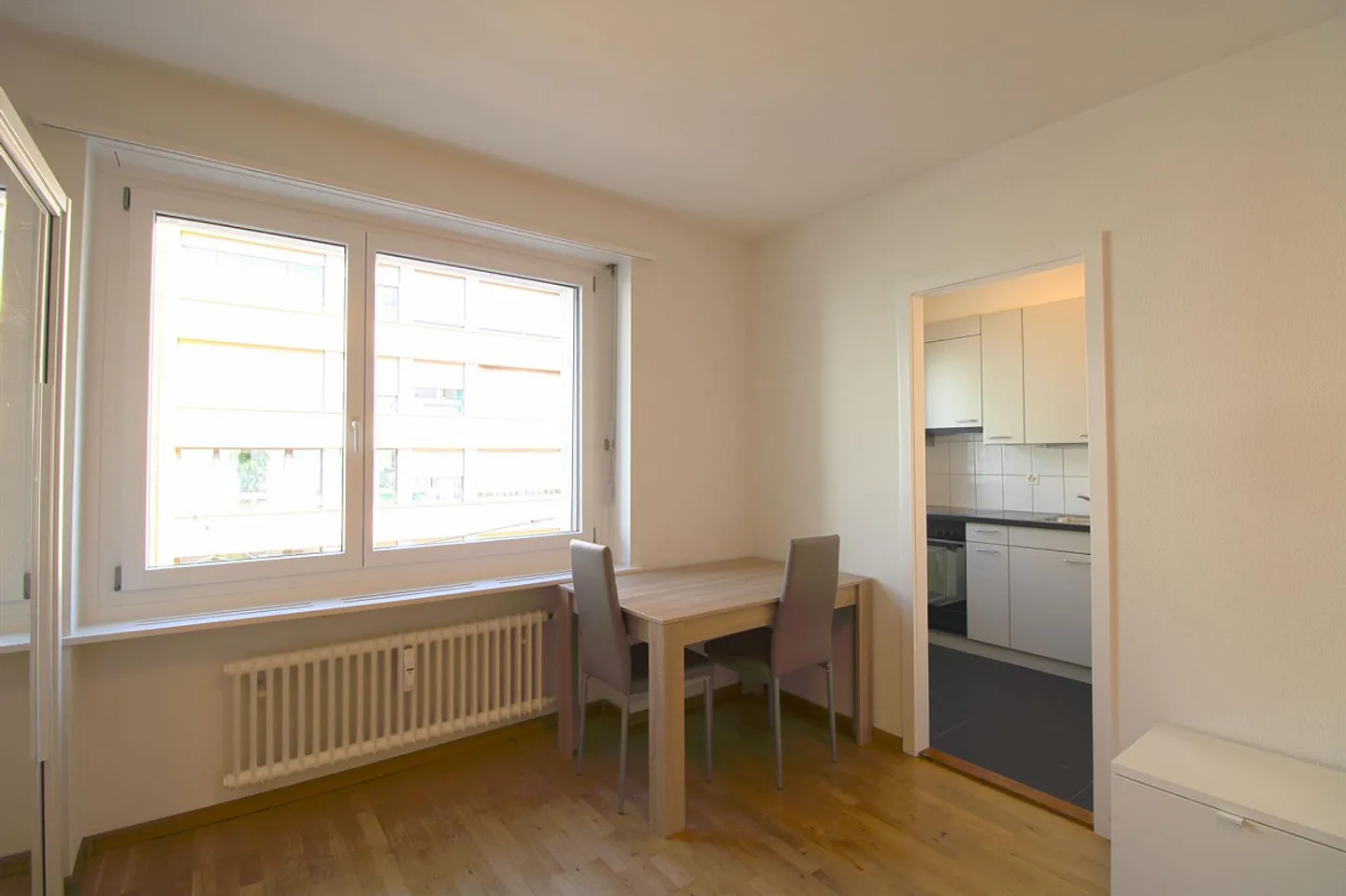 ONLINE BESICHTIGUNG - Modern eingerichtetes Studio in Basel - Foto 4 von 6