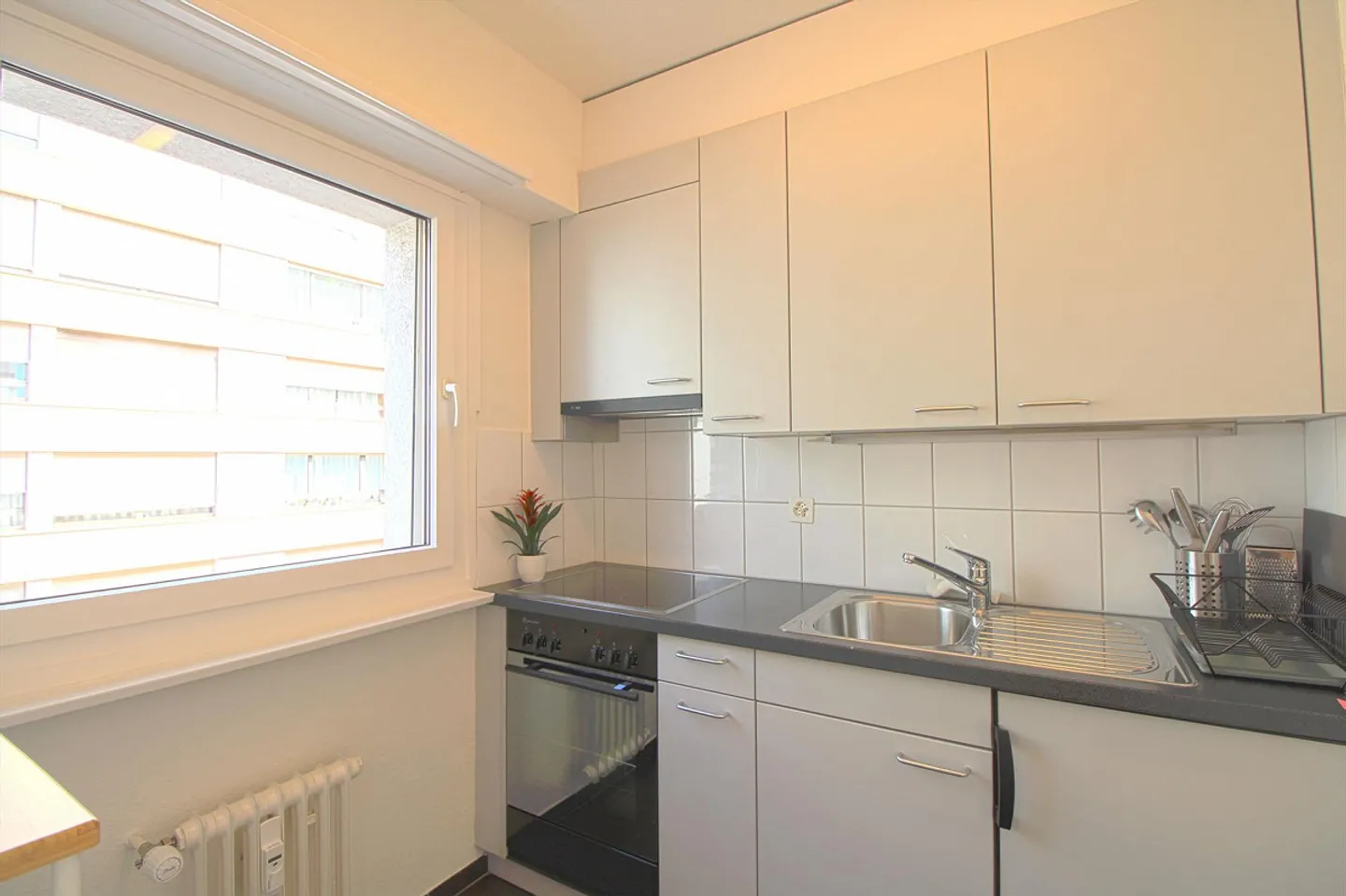 ONLINE BESICHTIGUNG - Modern eingerichtetes Studio in Basel - Foto 6 von 6