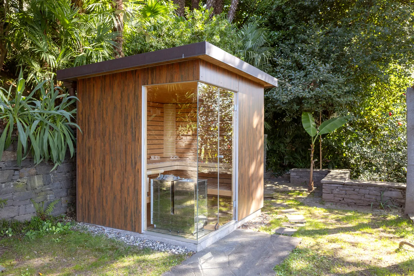 Bauhaus Unique with a View over Lake Maggiore - Photo 10 of 12