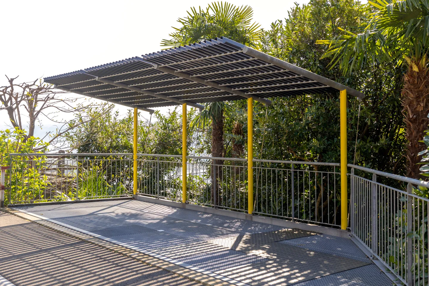 Bauhaus Unique with a View over Lake Maggiore - Photo 11 of 12