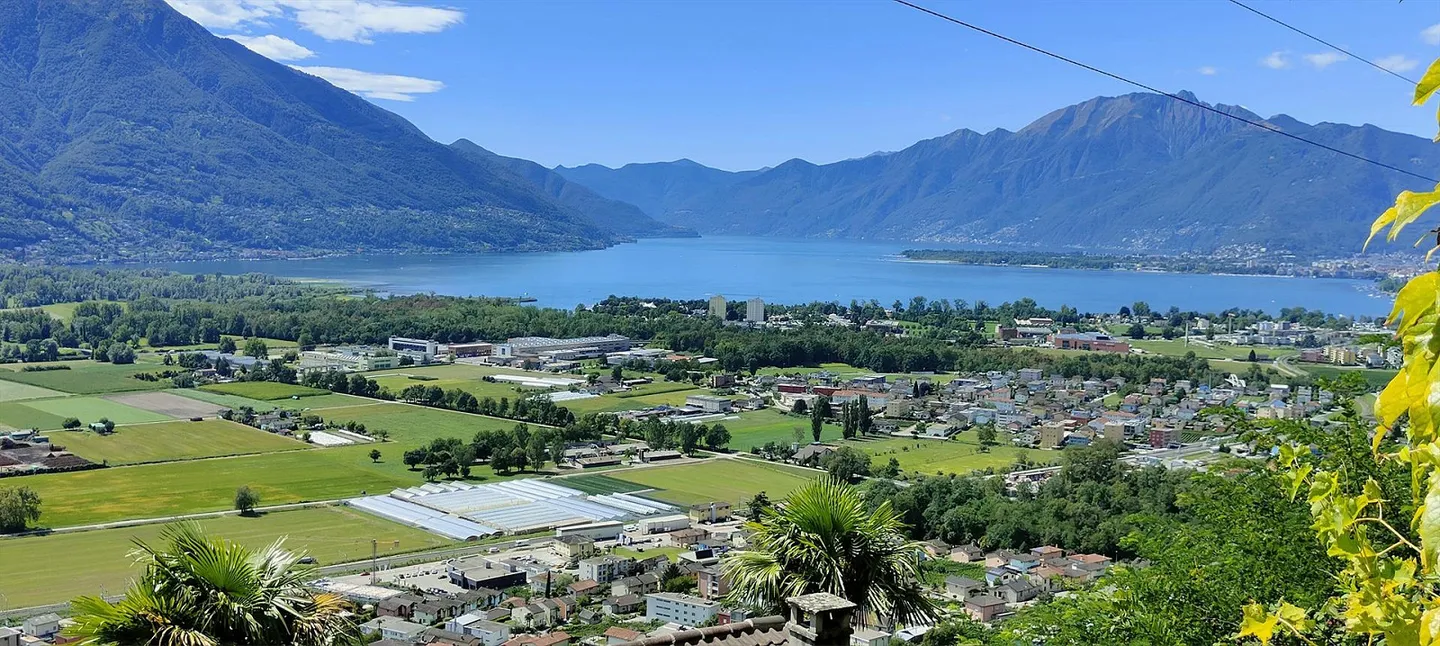 App. nuovo: 3.5 locale con piscina e vista mozzafiato sul Lago Maggiore - Foto 3 di 14