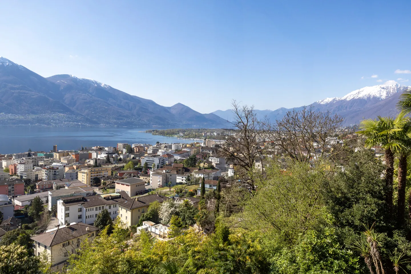Bauhaus Unique with a View over Lake Maggiore - Photo 12 of 12