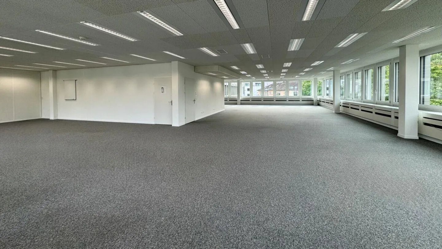 «Open-Space-Büro mit separatem Meeting Room» - Foto 4 von 16