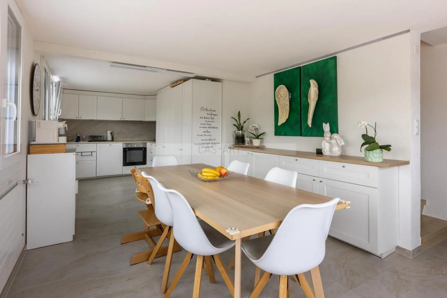Family-Friendly Detached Villa - Photo 7 of 17