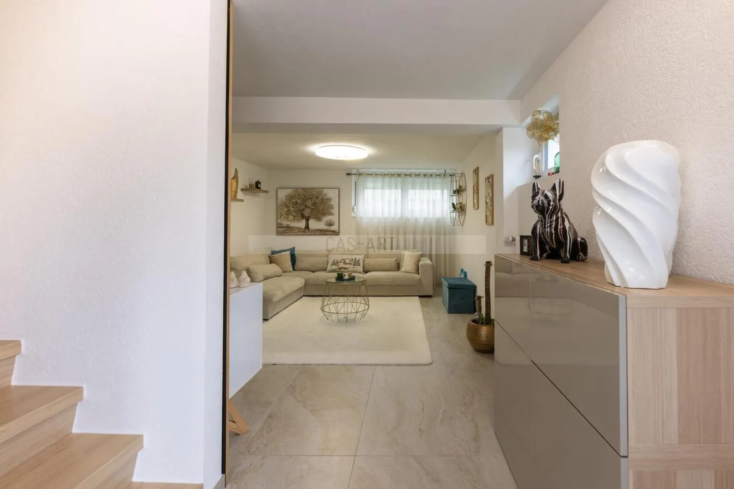 Family-Friendly Detached Villa - Photo 8 of 17