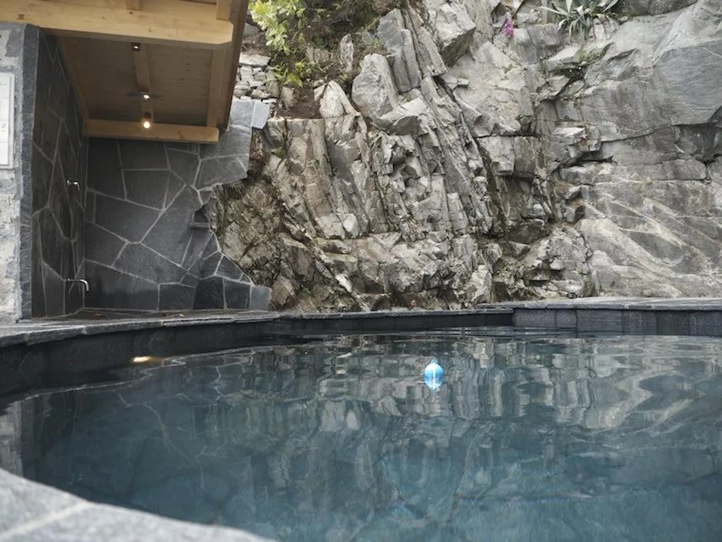 App. nuovo: 3.5 locale con piscina e vista mozzafiato sul Lago Maggiore - Foto 13 di 14