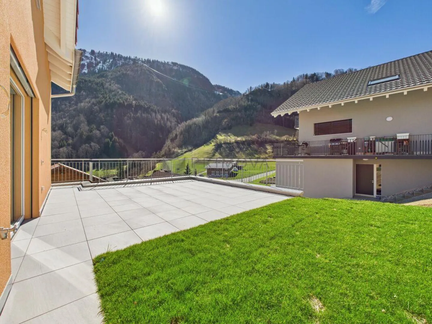Il sogno di una casa piena di luce, volume e il panorama delle Alpi - Foto 1 di 13