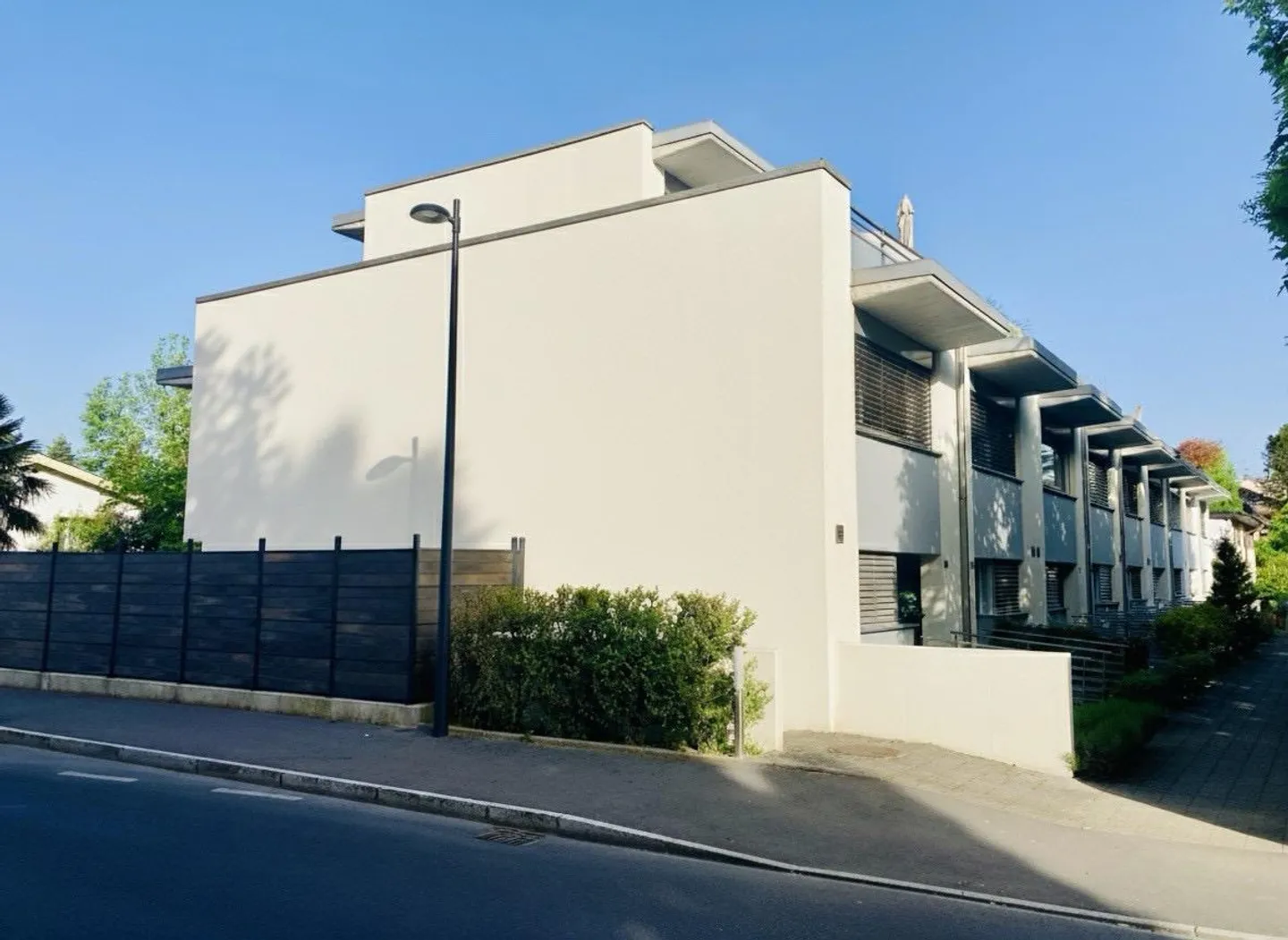 Villa adiacente di 6 locali di cui 4 camere - 157 m² abitabili - Foto 1 di 3