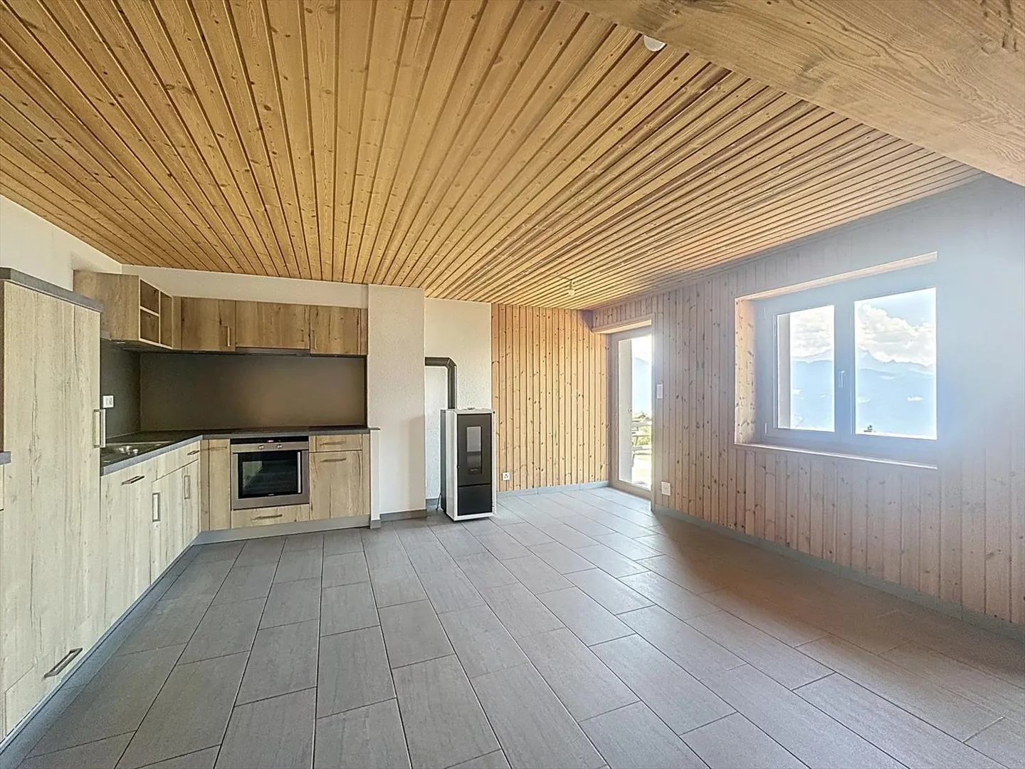 Appartamento ristrutturato di 2,5 stanze a Torgon - Foto 1 di 9