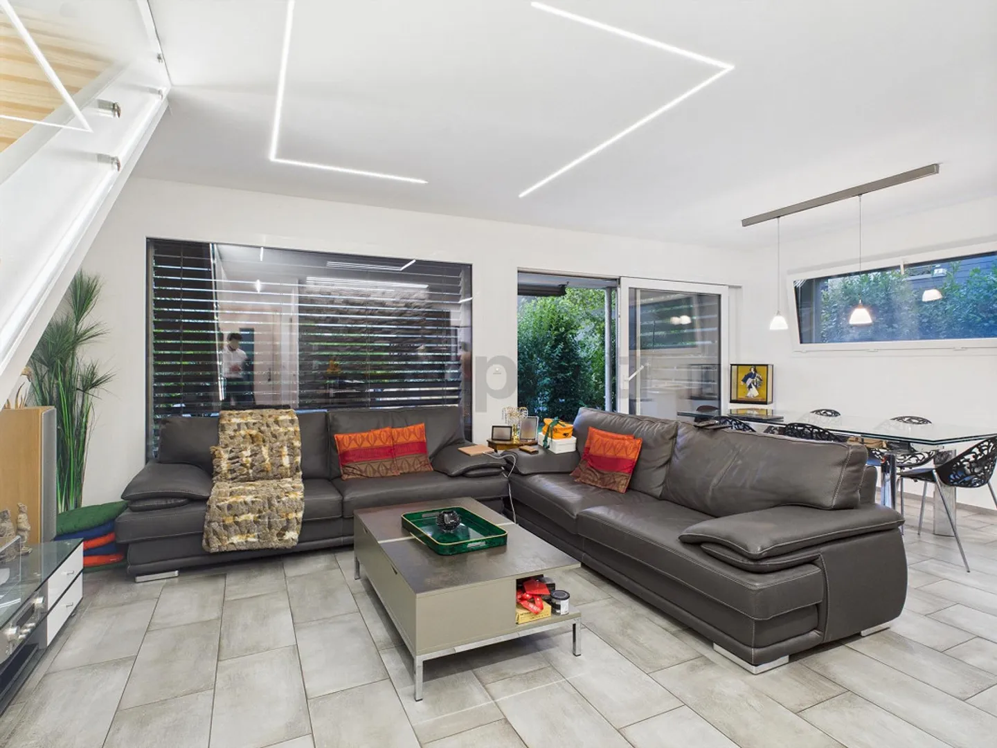 «Charmante maison mitoyenne moderne avec jardin, garage et vue – au cœur de Saillon» - Photo 1 sur 7