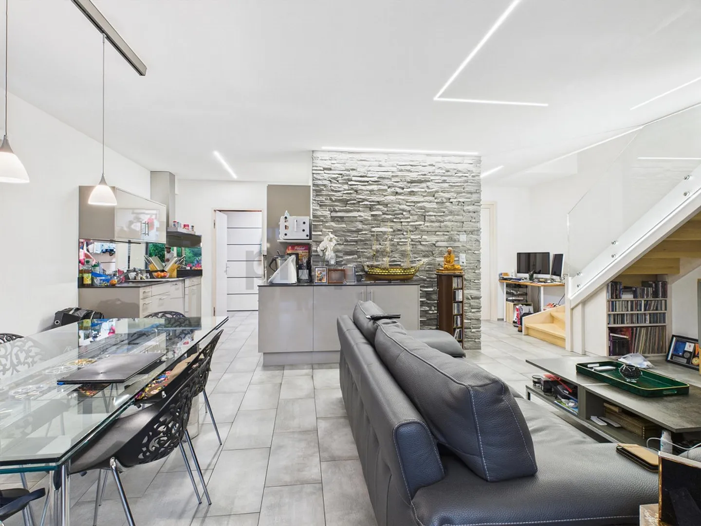 «Charmante maison mitoyenne moderne avec jardin, garage et vue – au cœur de Saillon» - Photo 2 sur 7