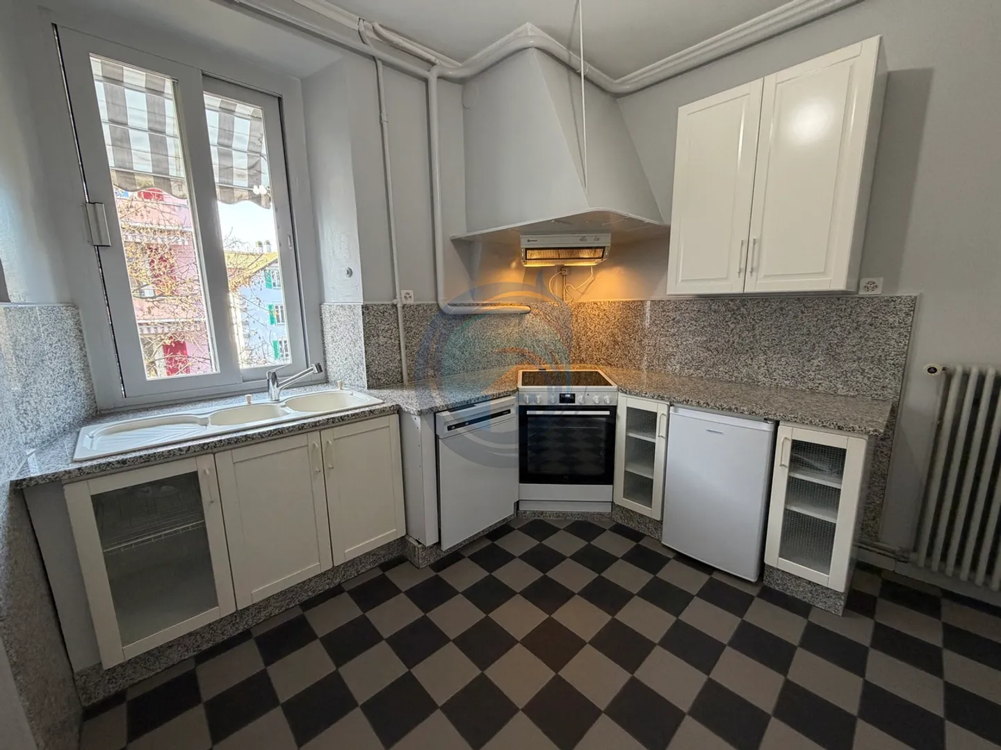 APPARTAMENTO DI 3,5 LOCALI NEL CENTRO DI LA TOUR-DE-PEILZ - Foto 5 di 14