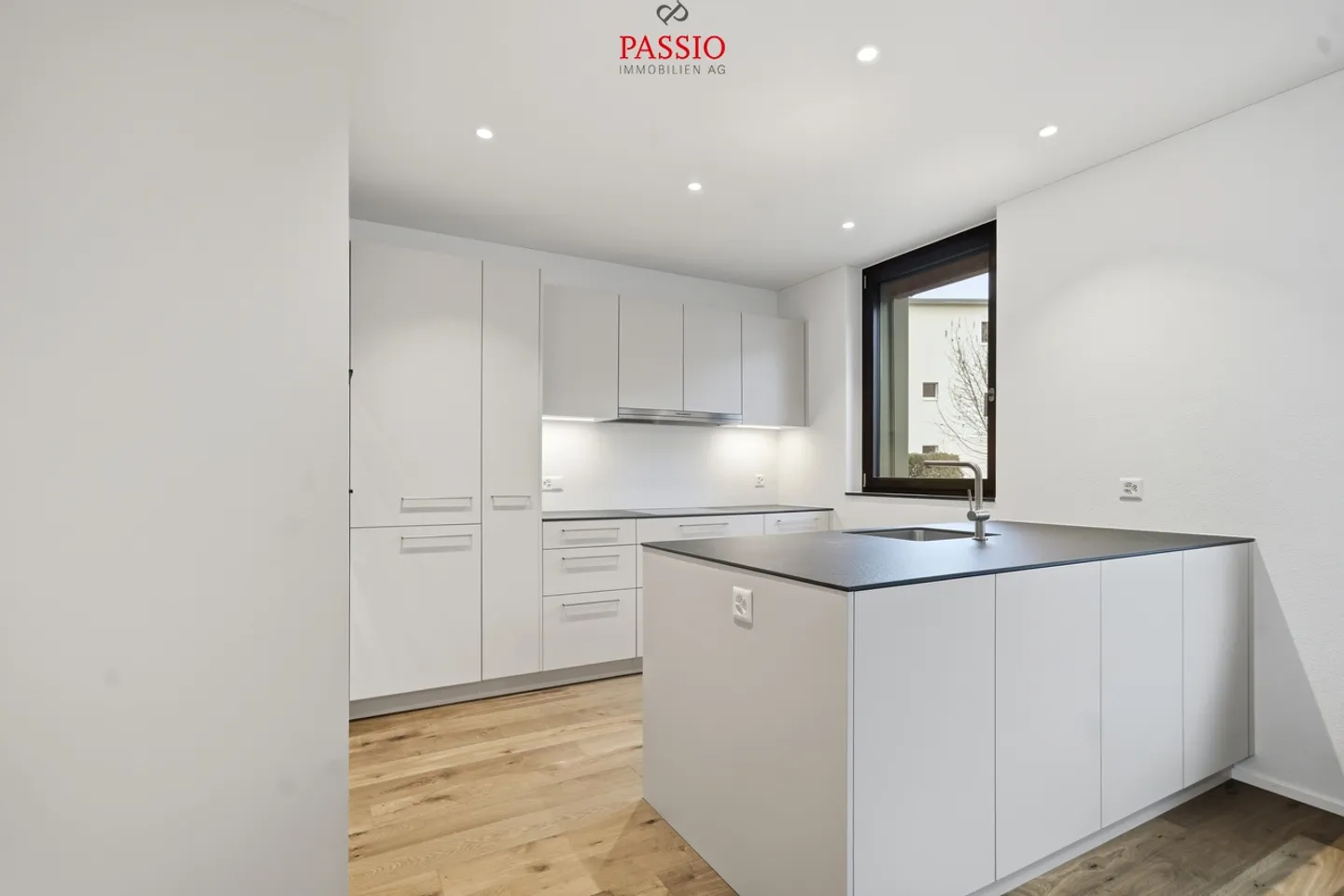 High-quality 5.5-room new apartment with high-end standard - Photo 1 of 12