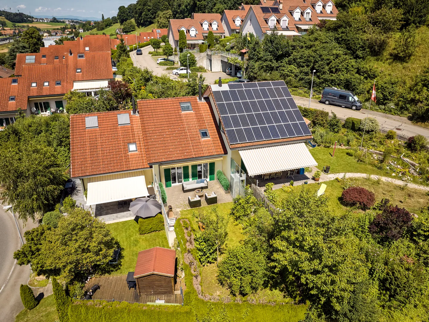 Casa a schiera ben tenuta in posizione idilliaca - Foto 10 di 12