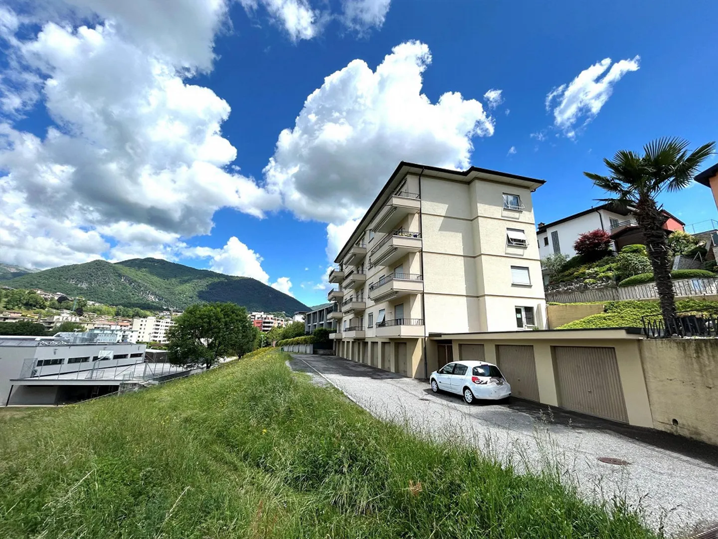 Appartamento Charmante con Vista Montagna - Foto 1 di 11