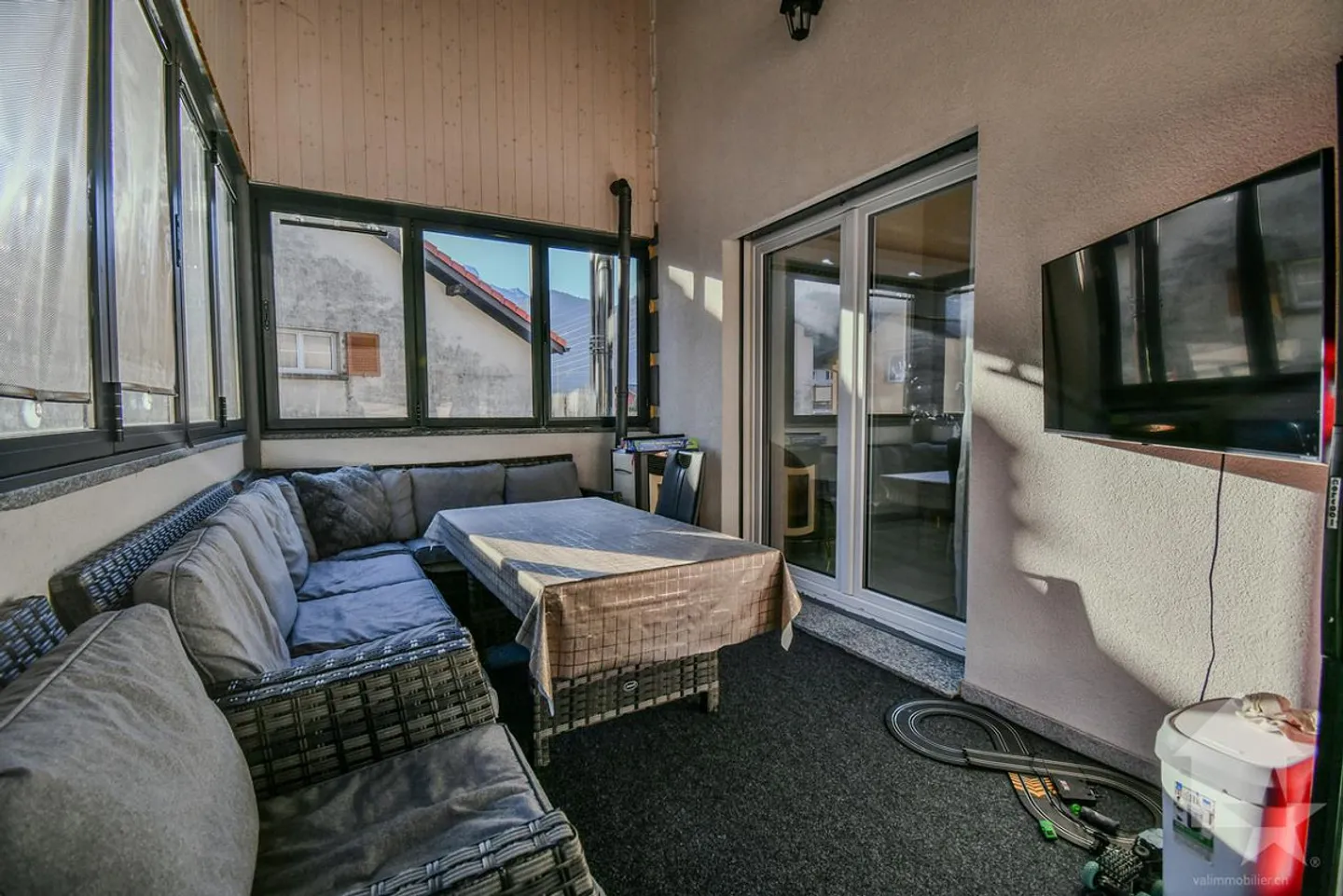 Grande casa familiare con appartamento attiguo a Dorénaz - Foto 15 di 23