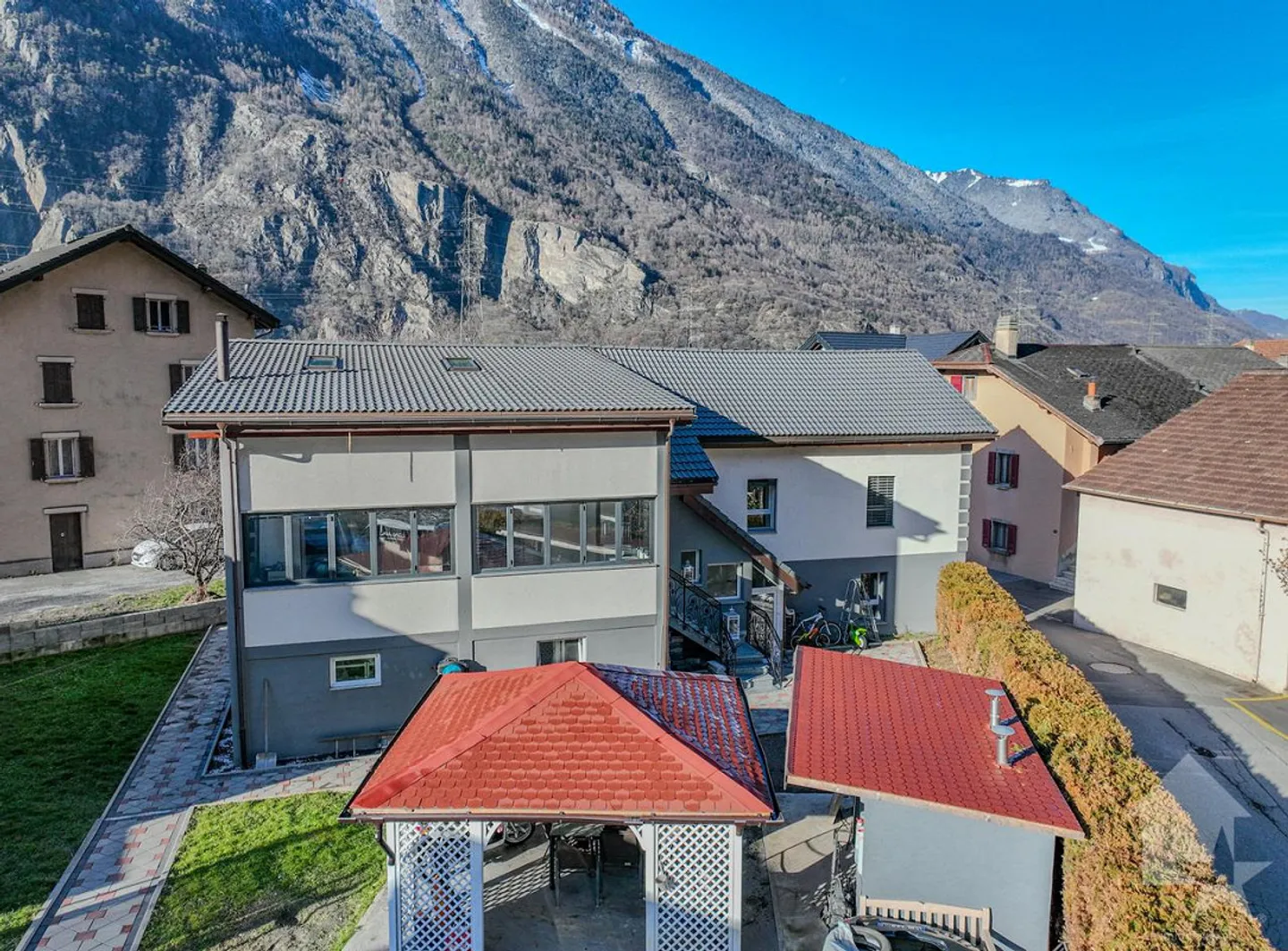 Grande casa familiare con appartamento attiguo a Dorénaz - Foto 22 di 23